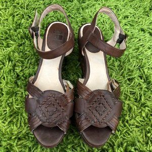 Frye Carlie Huarache dark brown sandals, 8.5